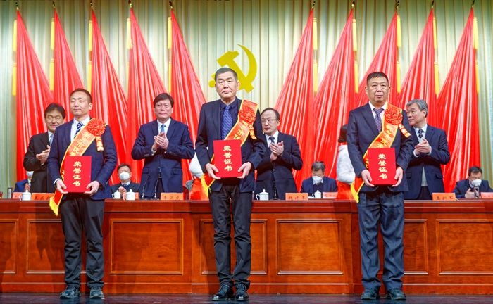 劉廷國董事長被授（shòu）予“新（xīn）鄉市**民（mín）營（yíng）企業家”